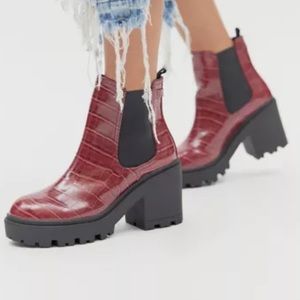 UO Chloe Maroon Chelsea Timeless Boot 7 NEW Urban Outfitters